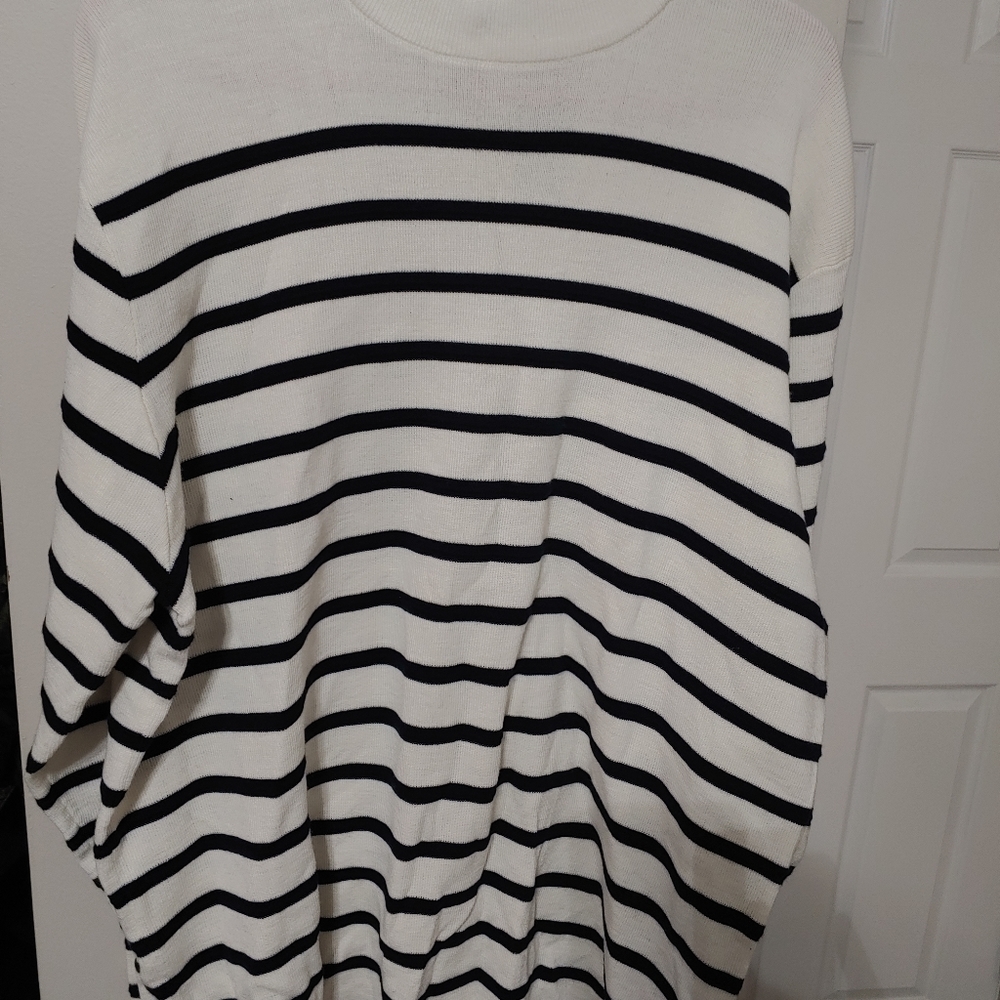 Sweater - Picture 9 of 10